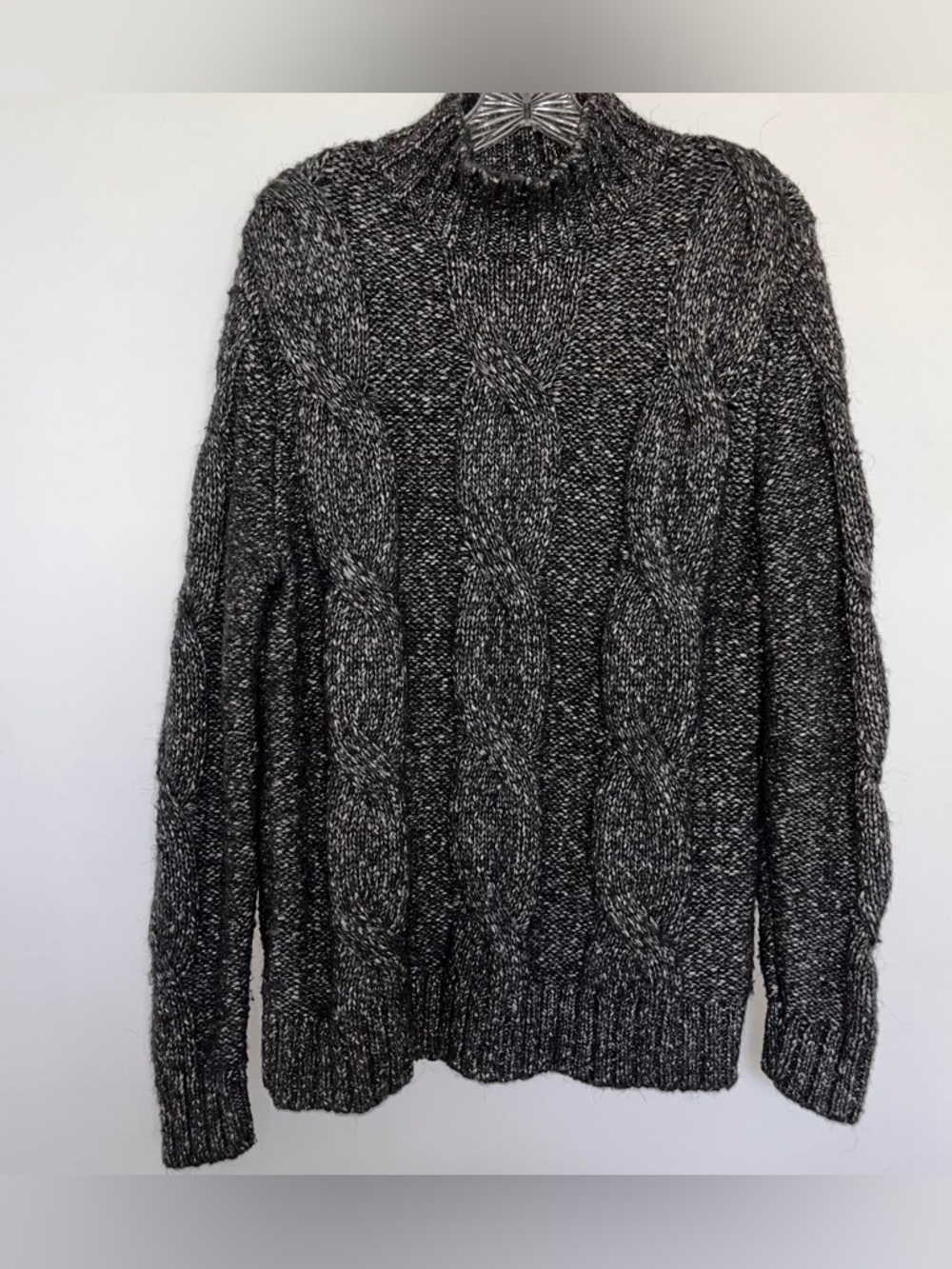 Women’s Chunky Cable Knit Sweater - Charcoal Gray